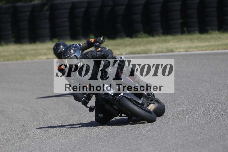 /21 17.06.2026  Ducati Schweiz Track Warmup ADR/Gruppe gelb/54